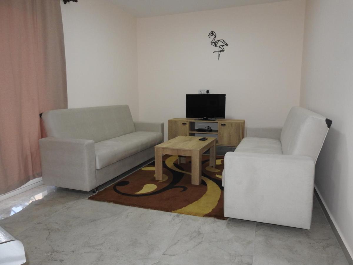 Alp Apartment 法马古斯塔 外观 照片